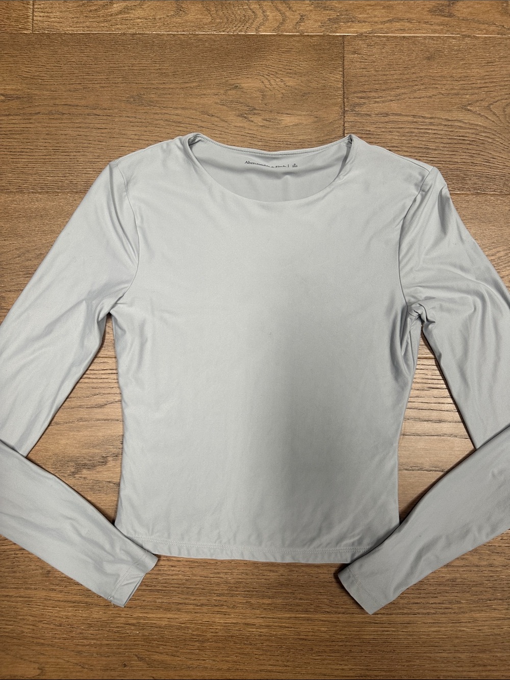 Abercrombie & Fitch Light Gray Long-Sleeve Crewneck Tee